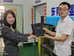 春浓三八节，MG冰球突破官网精机为整个女职工发放温馨福利